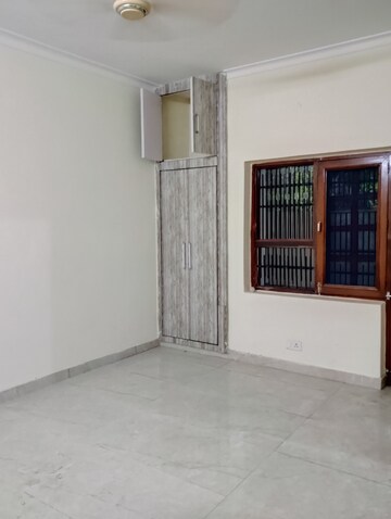 Room in 3 BHK Independent House at Sector 14 – for Rent
