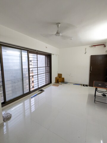 2 BHK Apartment For Rent in Acme Avenue, Kandivali West