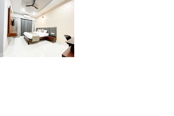 3.5 BHK + Pooja Room Apartment For Rent in Purva Palm Beach