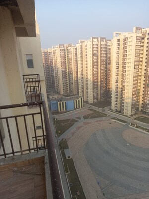 Balcony in 2.5 BHK Apartment at Amrapali Golf Homes, Sector 4 Greater Noida – for Sale