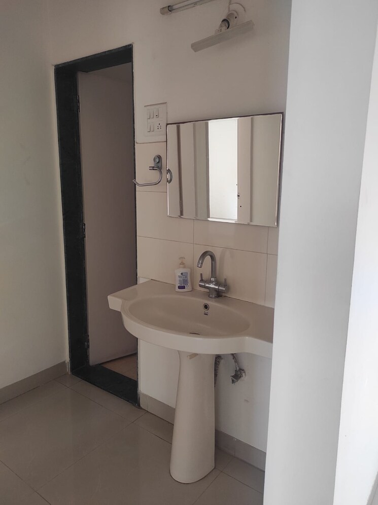 Bathroom, shree-bal-kapil-akhila 2 Bedroom 1391 Sq.Ft. Apartment In Baner Pune 8877726