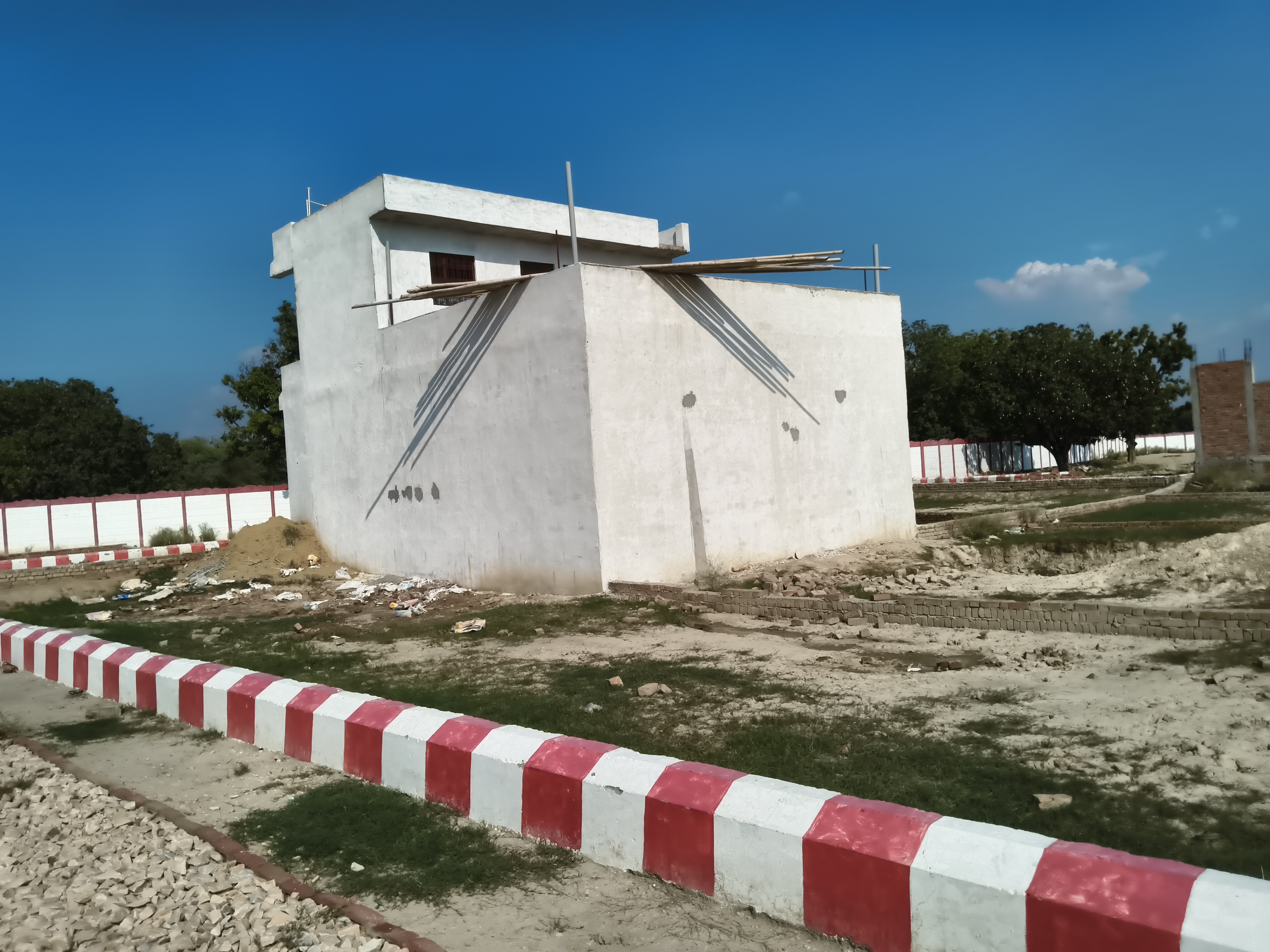 Plot For Sale in Sarojini Nagar