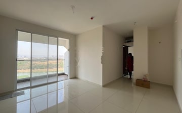 Room in 2 BHK Apartment at Yashwin Orizzonte, Kharadi – for Rent