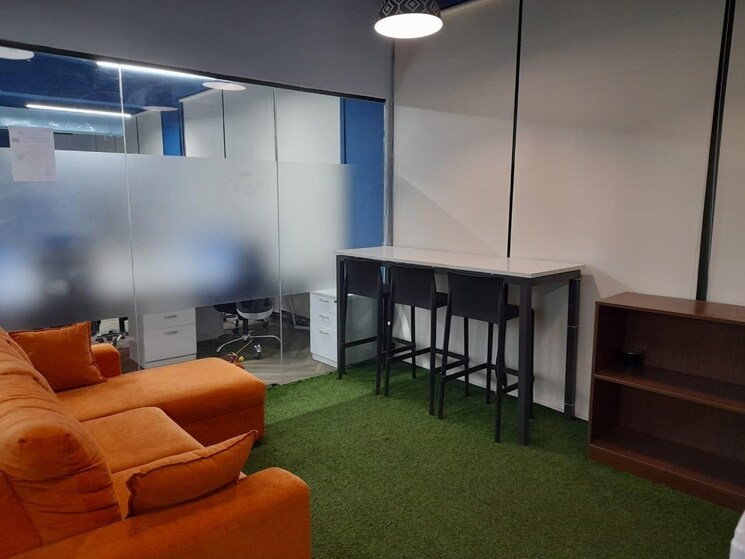 Other, fergusson college road Commercial Office Space 8000 Sq.Ft. In Fergusson College Road Pune 8877800