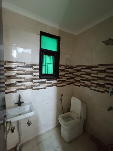 Attached Bathroom in 3 BHK Builder Floor at Dwarka – for Rent