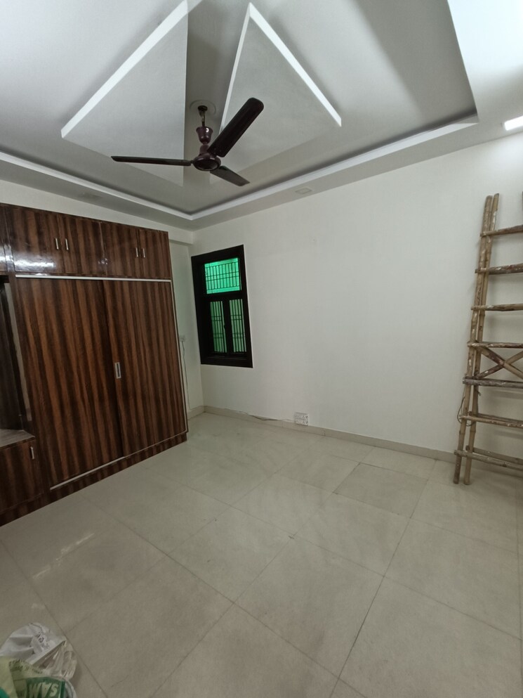 Bedroom, dwarka 3 Bedroom 100 Sq.Yd. Builder Floor In Dwarka Delhi 8877872
