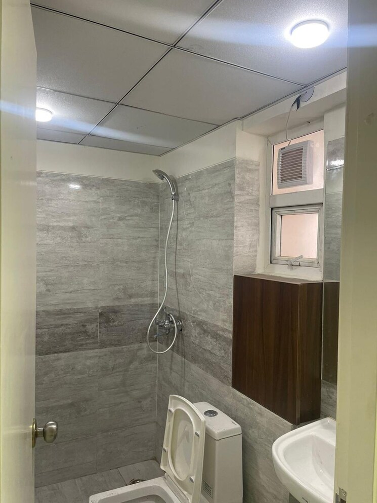 Bathroom, gaurs-siddhartham 3 Bedroom 1185 Sq.Ft. Apartment In Siddharth Vihar Ghaziabad 8877901
