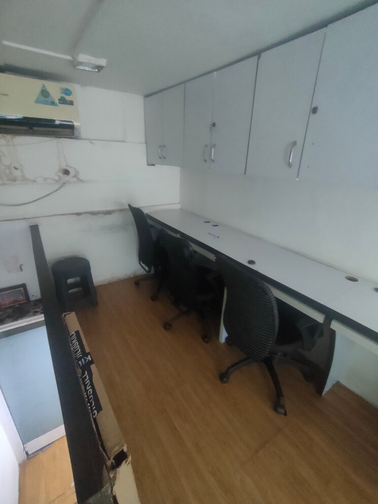 Team Area, haware-centurion-mall Commercial Office Space 200 Sq.Ft. In Nerul Sector 19a Navi Mumbai 8878045