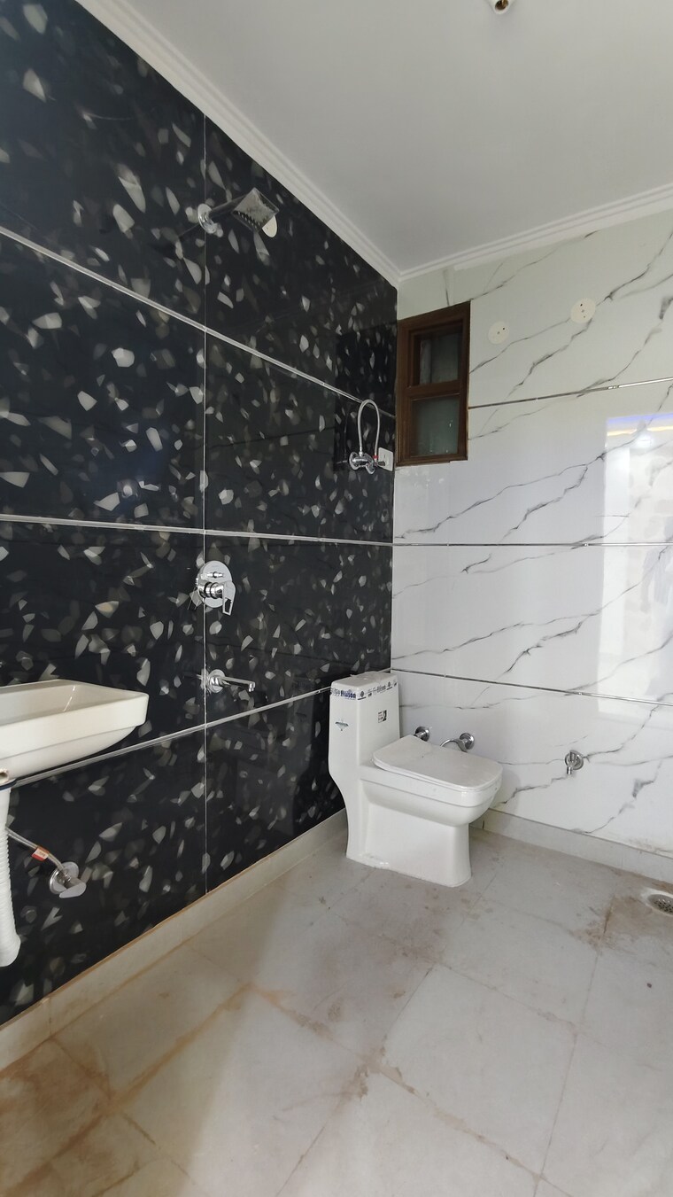 Kitchen, govindpuri 3 Bedroom 900 Sq.Ft. Builder Floor In Govindpuri Delhi 8878136