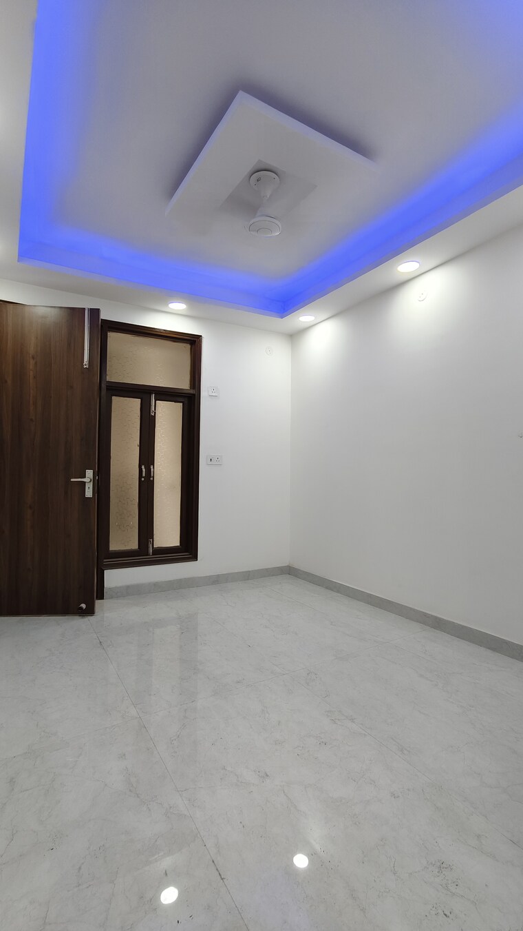 Room, govindpuri 3 Bedroom 900 Sq.Ft. Builder Floor In Govindpuri Delhi 8878136