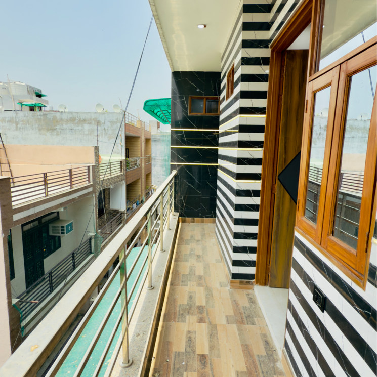 Balcony, dwarka 3 Bedroom 100 Sq.Yd. Builder Floor In Dwarka Delhi 8878133
