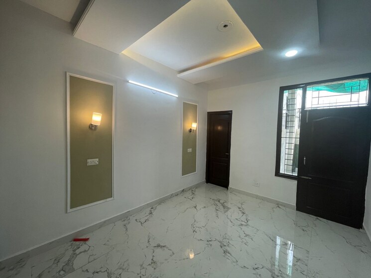 Room, sector 20 3 Bedroom 1600 Sq.Ft. Apartment In Sector 20 Panchkula 8878123