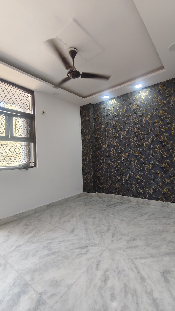 Room, govindpuri 3 Bedroom 900 Sq.Ft. Builder Floor In Govindpuri Delhi 8878201