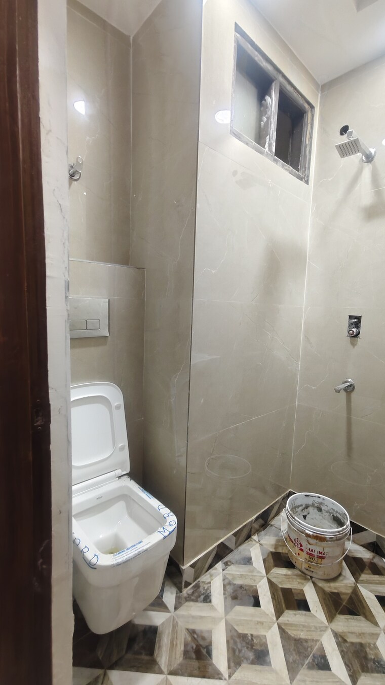Bathroom, govindpuri 3 Bedroom 900 Sq.Ft. Builder Floor In Govindpuri Delhi 8878201