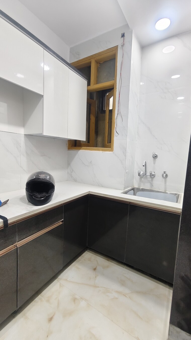 Kitchen, govindpuri 3 Bedroom 900 Sq.Ft. Builder Floor In Govindpuri Delhi 8878201