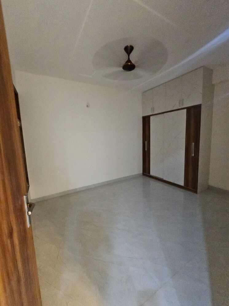 Room, sector 9 3 Bedroom 250 Sq.Yd. Builder Floor In Sector 9 Gurgaon 8878209