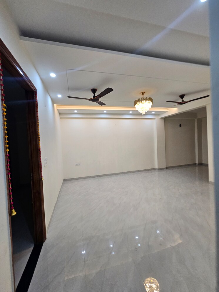 undefined, sector 9 3 Bedroom 250 Sq.Yd. Builder Floor In Sector 9 Gurgaon 8878209