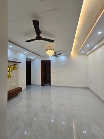 Furnished Amenities in 3 BHK Builder Floor at Sector 9 – for Rent