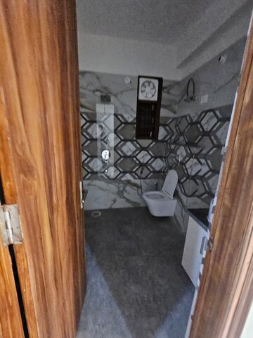 Furnished Amenities in 3 BHK Builder Floor at Sector 9 – for Rent