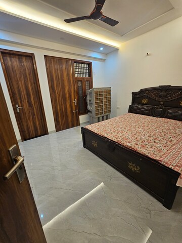 Furnished Amenities in 3 BHK Builder Floor at Sector 9 – for Rent