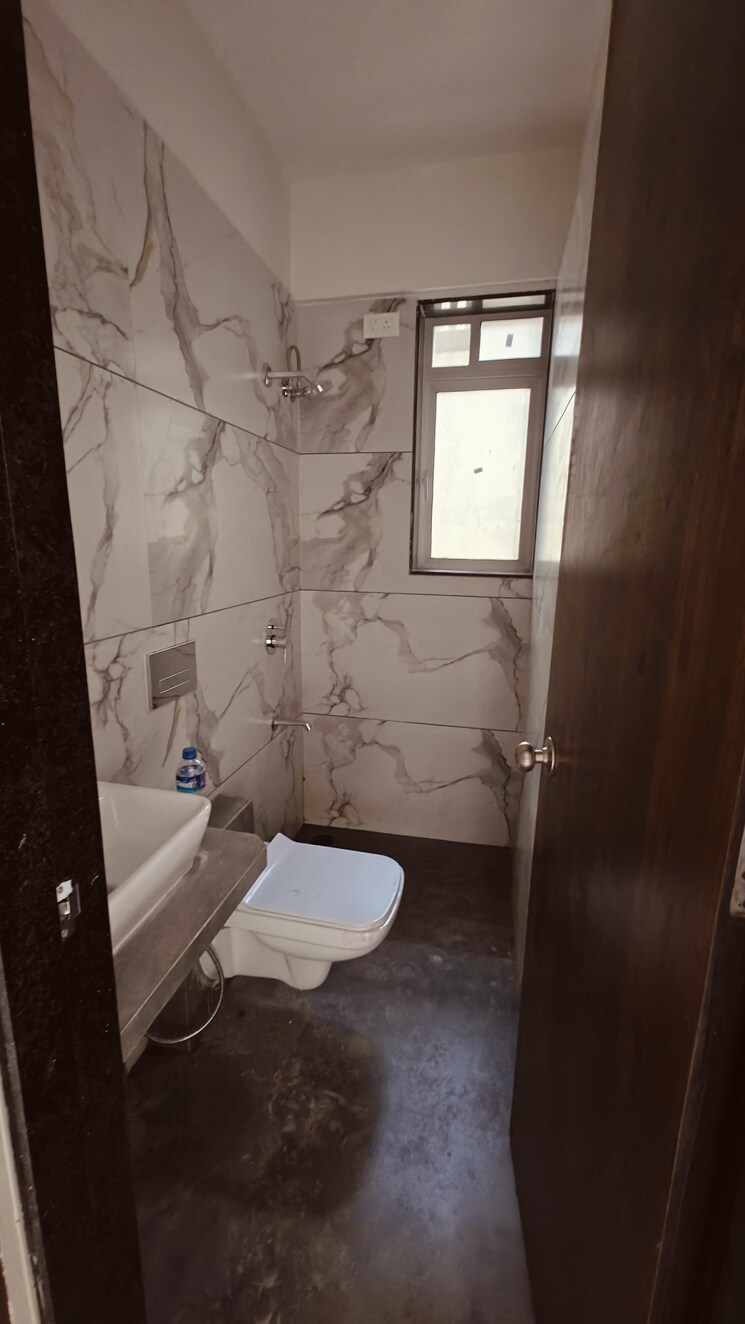 Bathroom, goregaon west 1 Bedroom 407 Sq.Ft. Apartment In Goregaon West Mumbai 8878263