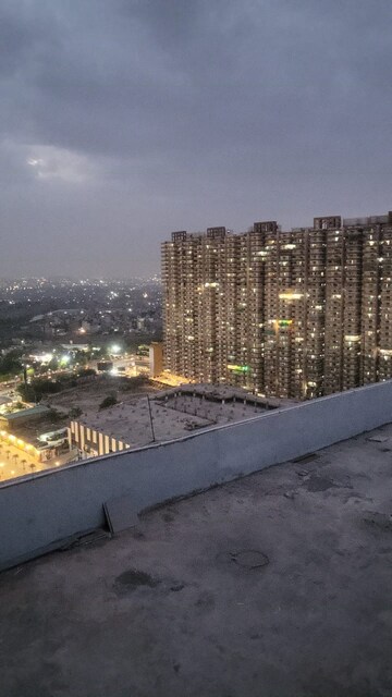Studio Apartment – Exterior View View at Gaur City Mall, Sector 4 Greater Noida - for Rent
