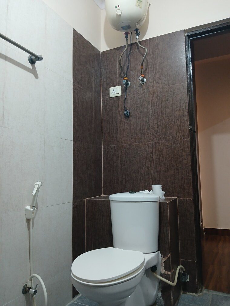 Bathroom, sector 50 3 Bedroom 1808 Sq.Ft. Apartment In Sector 50 Noida 8878385