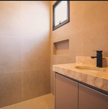 Kitchen in 2.5 BHK Builder Floor at Sector 33 – for Sale