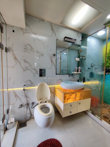 Bathroom in 4 BHK Apartment at Chembur – for Sale