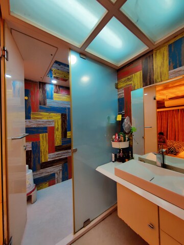 Bathroom in 4 BHK Apartment at Chembur – for Sale