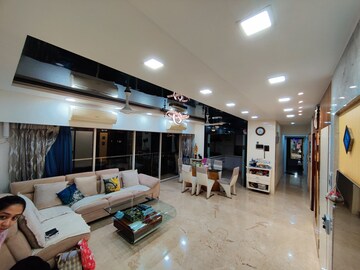 Living Room in 4 BHK Apartment at Chembur – for Sale