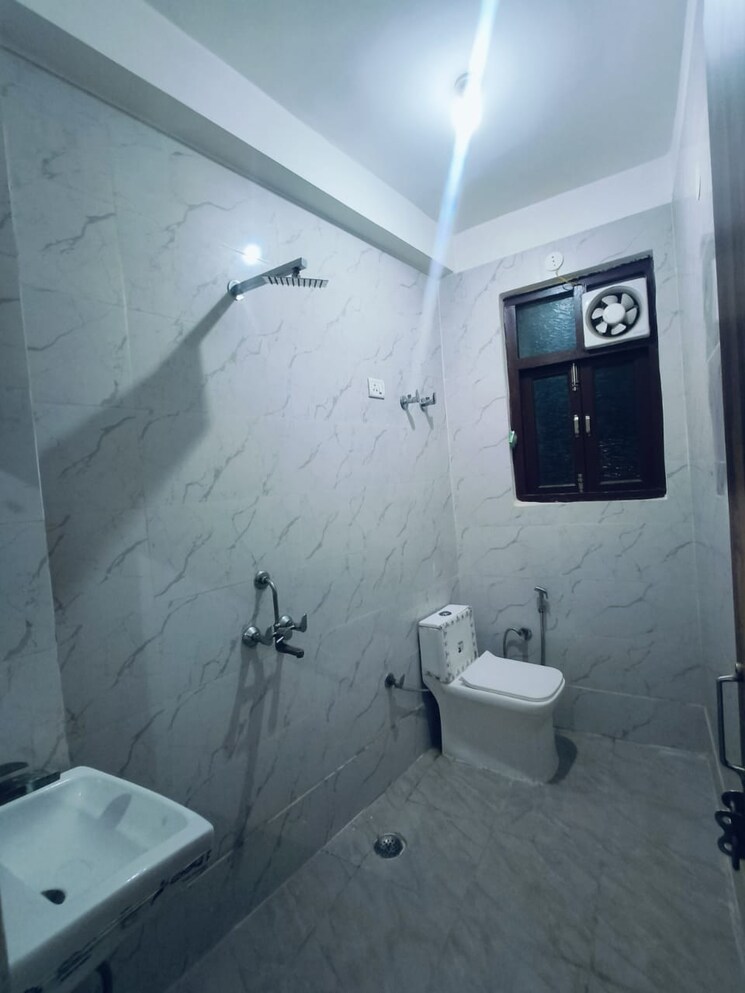 Attached Bathroom, ignou road 1 Bedroom 450 Sq.Ft. Builder Floor In Ignou Road Delhi 8878708