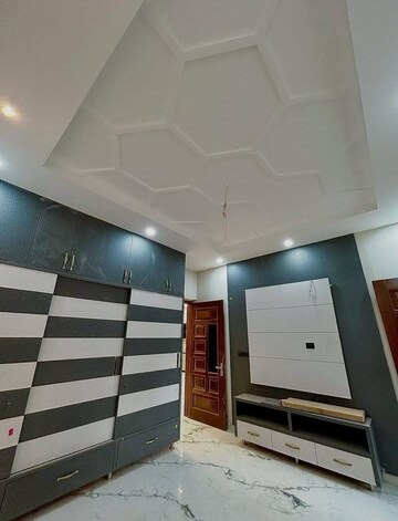 Furnished Amenities in 3 BHK Builder Floor at Sector 28 – for Sale