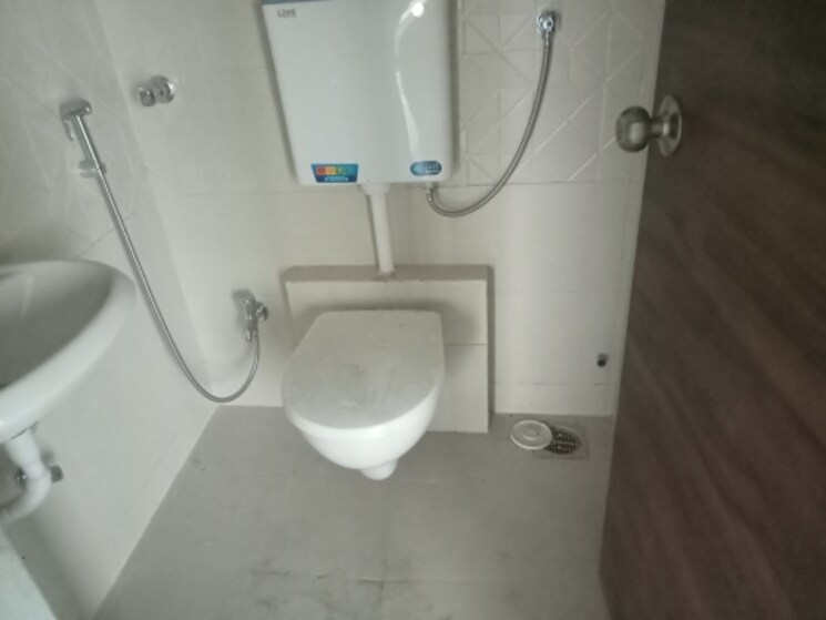 Bathroom, shree-ostwal-horizon 2 Bedroom 650 Sq.Ft. Apartment In Mira Road Thane 8878618