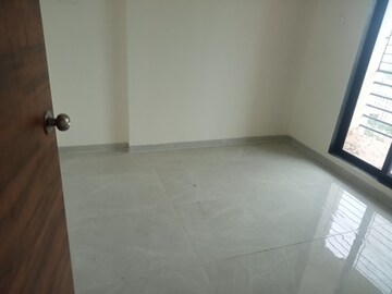 Room in 2 BHK Apartment at Shree Ostwal Horizon, Mira Road – for Rent