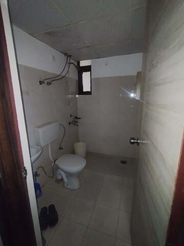 Bathroom in 3 BHK Apartment at Amolik Heights, Sector 88 – for Rent