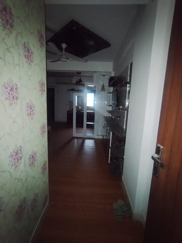 Building Lobby in 3 BHK Apartment at Amolik Heights, Sector 88 – for Rent
