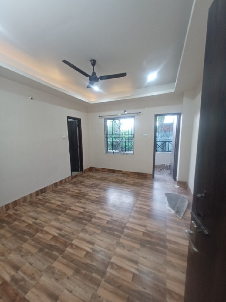 Room, geeta nagar 3 Bedroom 1500 Sq.Ft. Apartment In Geeta Nagar Guwahati 8878839