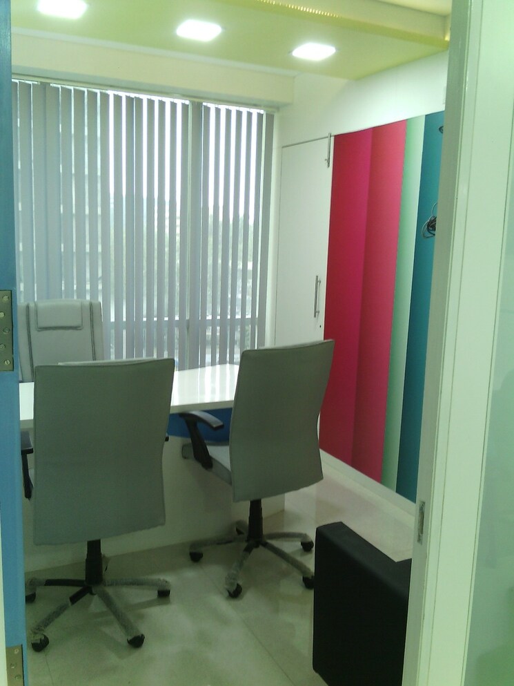 Team Area, palai-plaza Commercial Office Space 4000 Sq.Ft. In Dadar East Mumbai 8878714