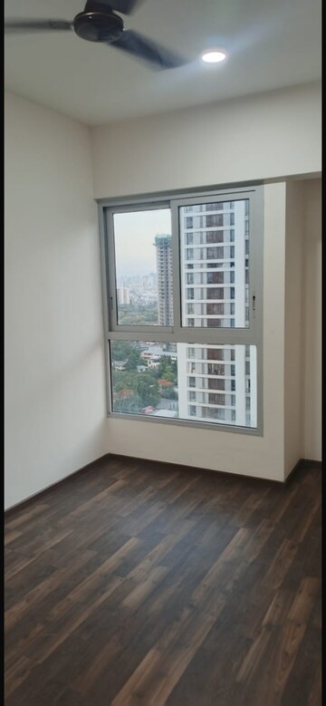 Room in 2 BHK Apartment at Piramal Vaikunth, Balkum Pada – for Rent