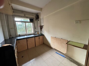Room in 1 BHK Apartment at Bhoomi Classic, Malad West – for Rent