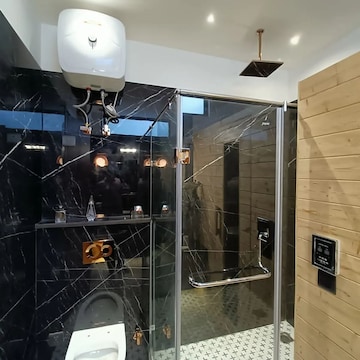 Gym in 2 BHK Apartment at Ambience Creacions, Sector 22 – for Rent