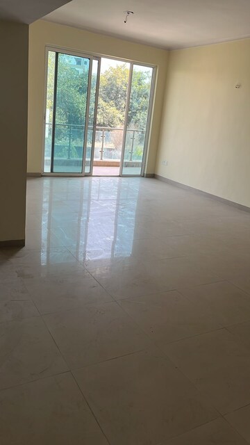 Room in 3 BHK Apartment at Smart World The Edition, Sector 66 – for Sale