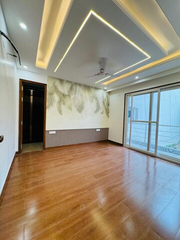 Room in 4 BHK Builder Floor at Ansal API Esencia, Sector 67 – for Sale