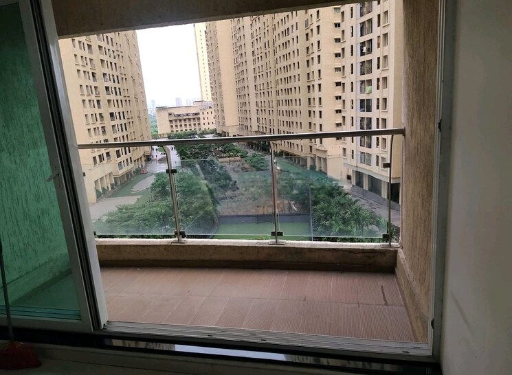 Balcony, rustomjee-urbania-azziano 2 Bedroom 1075 Sq.Ft. Apartment In Thane West Thane 8879065