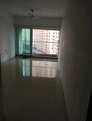 2 BHK Apartment For Rent in Rustomjee Urbania Azziano, Thane West