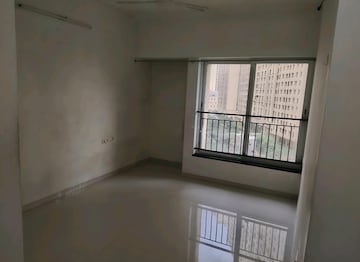 Room in 2 BHK Apartment at Rustomjee Urbania Azziano, Thane West – for Rent