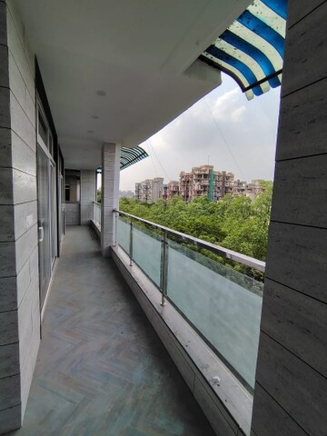 Balcony in 4 BHK Apartment at Sector 4 Dwarka – for Rent