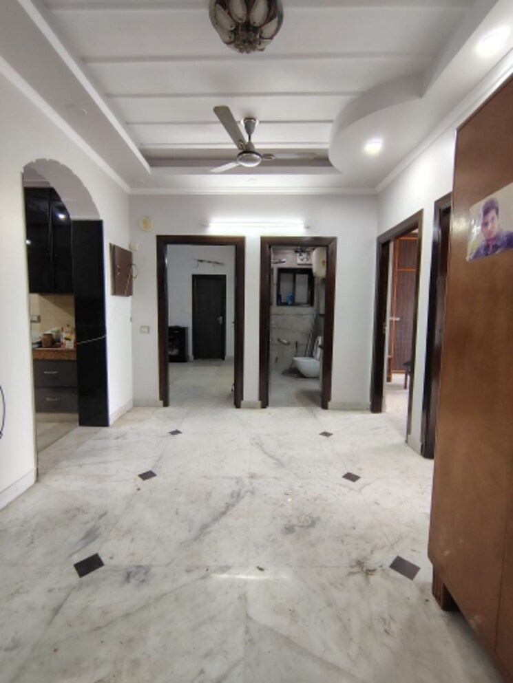 Room, sector 4 dwarka 4 Bedroom 2500 Sq.Ft. Apartment In Sector 4 Dwarka Delhi 8879231