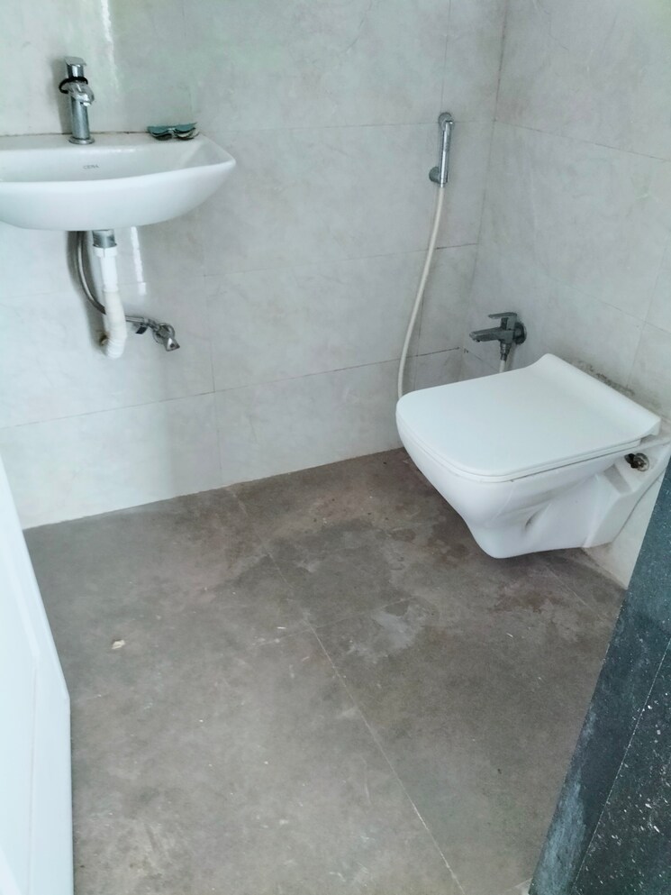 Bathroom, karmvir-avant-sky-villa 2 Bedroom 660 Sq.Ft. Apartment In Goregaon East Mumbai 8879366